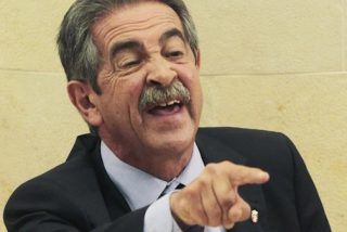Revilla ataca en laSexta a Vox y PP y la red le hunde destapando su pasado franquista y falangista