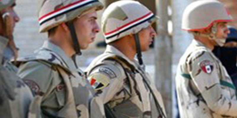 Mueren 8 oficiales y 5 extremistas en un ataque contra un puesto policial en el Sina&iacute;, Egipto