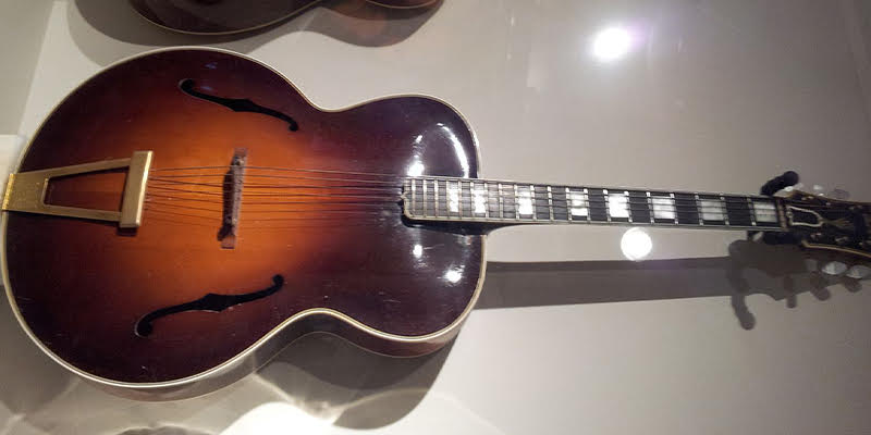 La Gibson L-5: La pionera que marc&oacute; la diferencia
