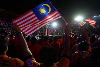 El mayor aplauso vikingo resuena en un estadio malasio con m&aacute;s de 83.500 aficionados de f&uacute;tbol