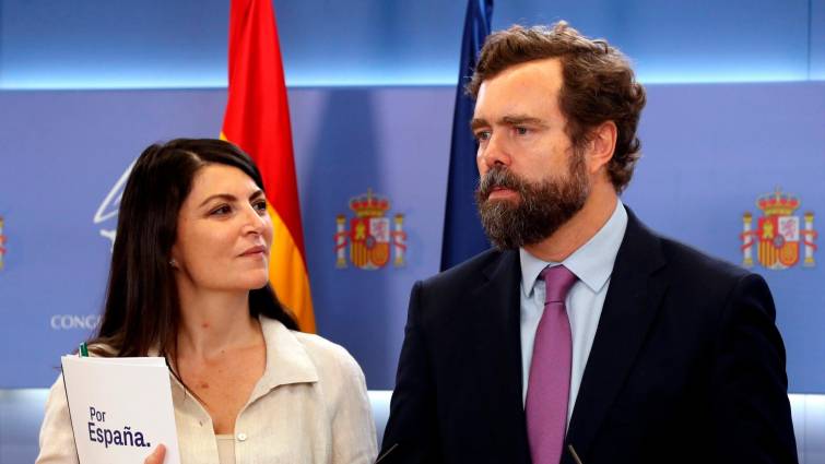 Iv&aacute;n Espinosa de los Monteros y Macarena Olona