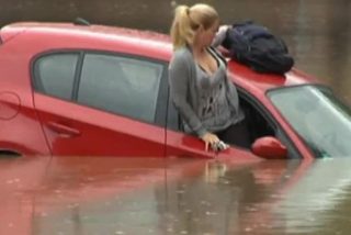&iquest;Sabes qu&eacute; debes hacer si te caes con el coche al agua?