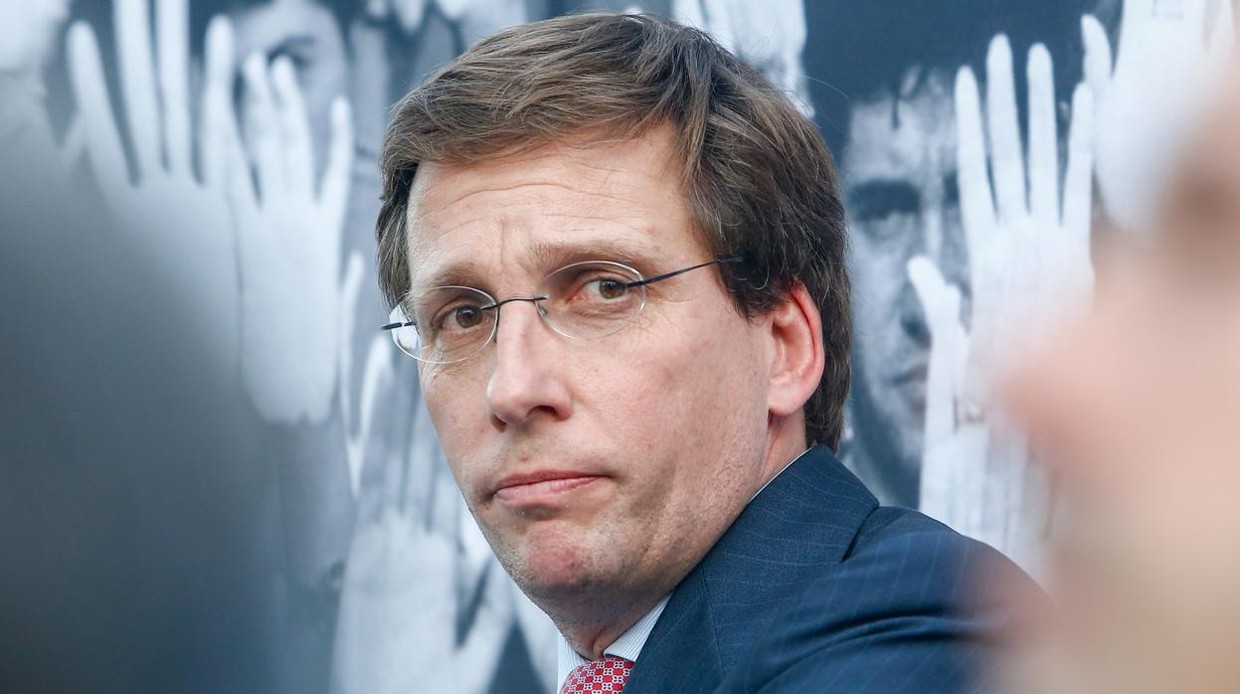 Mart&iacute;nez-Almeida: "Las cuentas de Carmena eran cuentos y faltan 400 millones"