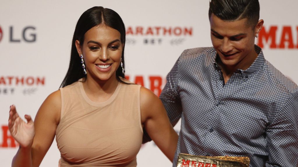 Georgina Rodr&iacute;guez arrasa con su baila en bragas y sujetador