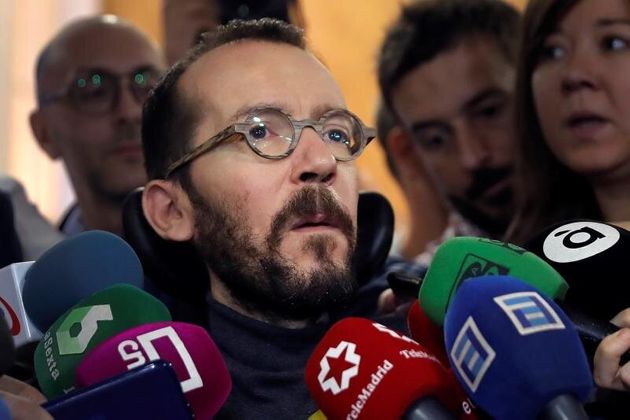 Pablo Echenique descarrila con un ataque a la prensa para tapar el rebote con Sánchez por difuminar a Iglesias