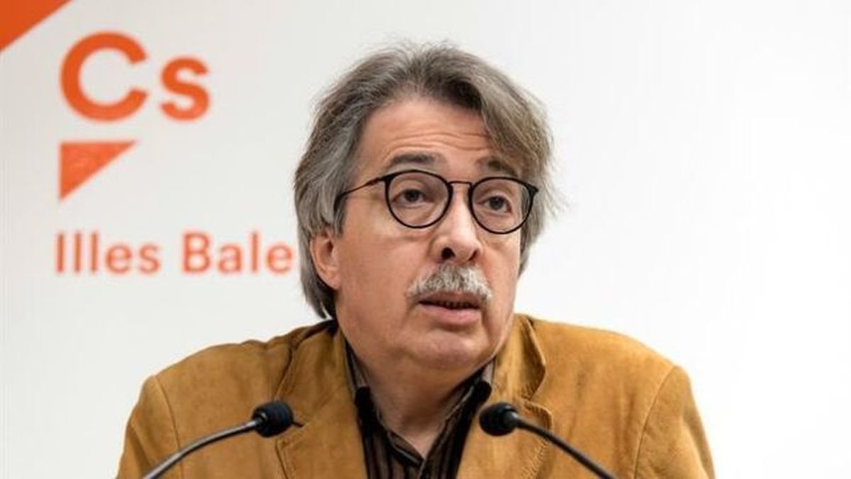 Dimite de todos sus cargos Xavier Pericay, uno de los fundadores de Ciudadanos