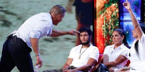 Telecinco censuró la monumental bronca que tuvieron Carlos Lozano e Isabel Pantoja en el Debate Final de 'Supervivientes'