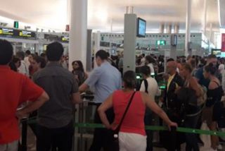 &iexcl;Atenci&oacute;n viajeros!: Los vigilantes de los controles de seguridad del aeropuerto del Prat convocan huelga indefinida a partir del 9 de agosto