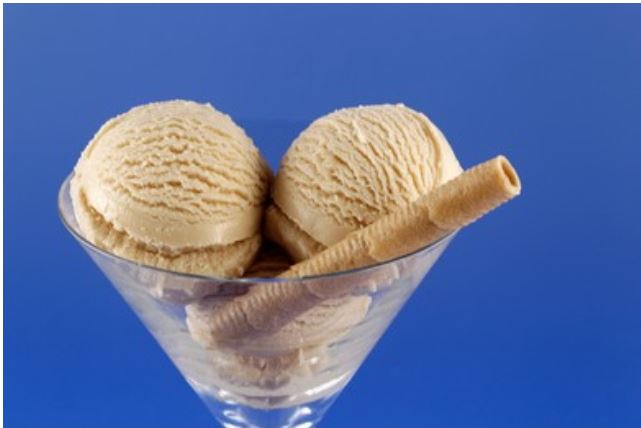Helado de turr&oacute;n f&aacute;cil