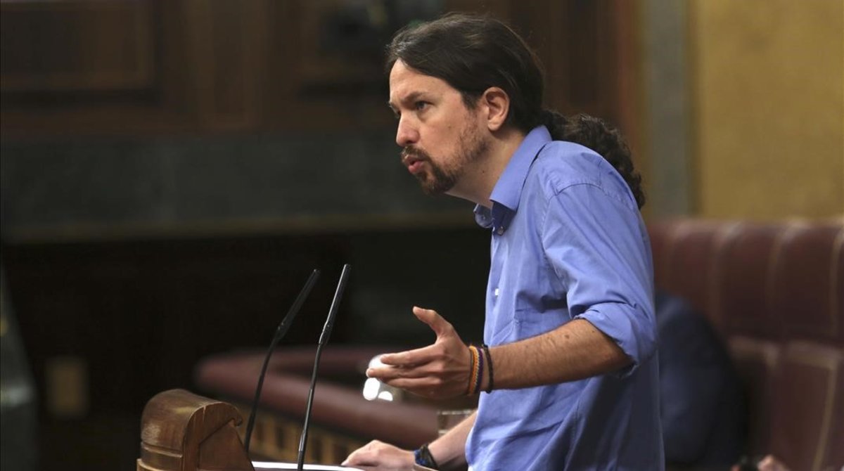 Escándalo en Twitter: insultos entre Pablo Iglesias y ‘El País’ por un reportaje machista contra Rivera