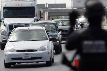 Dos ladrones asaltan con toda la "pachorra" del mundo una furgoneta en M&eacute;xico