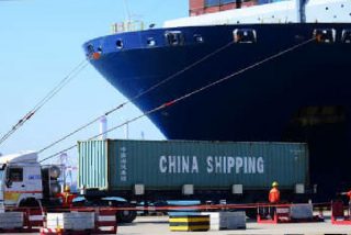 EEUU vs China : Trump aplaza el restablecimiento de las licencias para Huawei...los chinos dejan de comprar bienes agr&iacute;colas