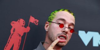 El zasca de la RAE a unos tuiteros que se burlaban de J Balvin por escribir un error ortogr&aacute;fico