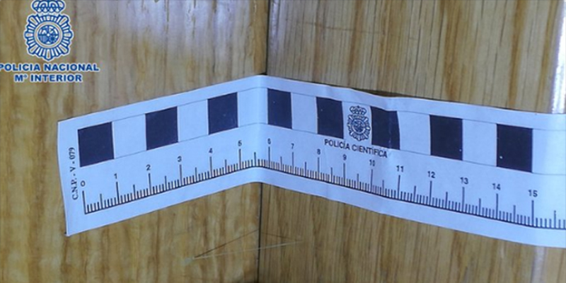 La Polic&iacute;a Nacional te alerta sobre la t&eacute;cnica del hilo invisible que usan los ladrones para entrar en tu casa