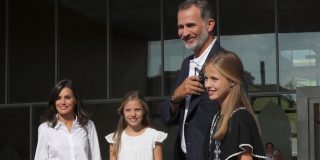 Felipe VI echa un capote a su hija ante una pregunta de los periodistas: "Una cosa &iacute;ntima"