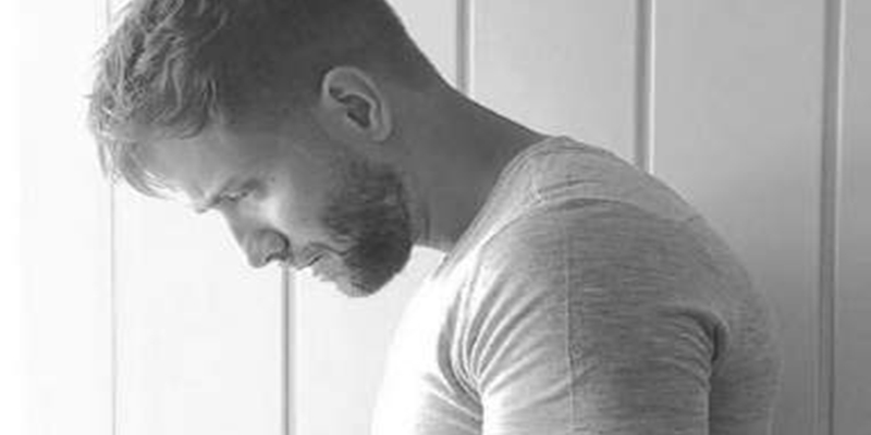 La foto del 'paquet&oacute;n' de Pablo Albor&aacute;n, que el cantante se ha visto obligado a borrar de la red