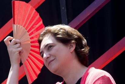 Cazamos a Ada Colau: sus lujosas vacaciones, sin móvil para que no la molesten, mientras agoniza Barcelona