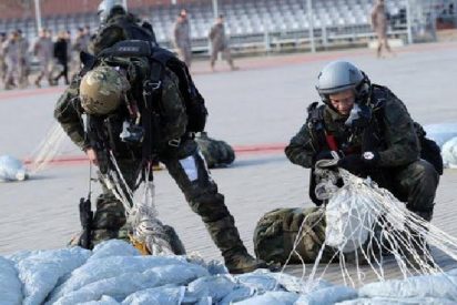 Paracaidista tiene una "potra" descomunal al salvarse en el &uacute;ltimo momento de una muerte segura