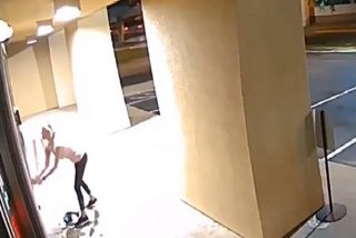 Hist&eacute;rica mujer asalta una cl&iacute;nica de b&oacute;tox blandiendo una motosierra