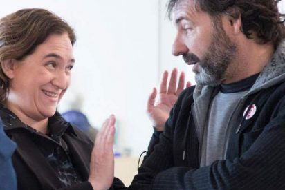 Oscar Camps y Ada Colau