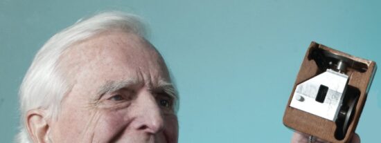 Douglas Engelbart y su 'rat&oacute;n'