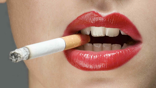 Dieta: fumar ni quita el hambre ni ayuda a adelgazar