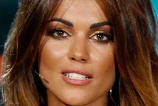 Lara &Aacute;lvarez nos ense&ntilde;a sus 'pechitos', desde muy buen &aacute;ngulo, como regalo de fin de verano