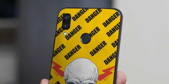 Madre no hay m&aacute;s una, pero esta del tel&eacute;fono m&oacute;vil pone los pelos de punta