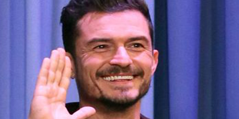 Orlando Bloom, presume de super pene: "&iquest;Hay algo lo bastante grande para taparlo?"