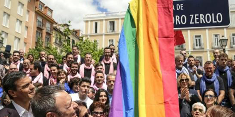 VOX quiere quitar el nombre de Pedro Zerolo a la plaza en Chueca