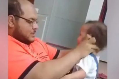Detenido este miserable tras volverse viral un v&iacute;deo en el que golpeaba sin piedad a su beb&eacute; para obligarla a permanecer de pie