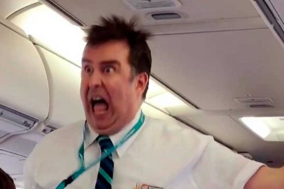 El azafato m&aacute;s cachondo del mundo y sus acadabrantes instrucciones a los pasajeros del avi&oacute;n
