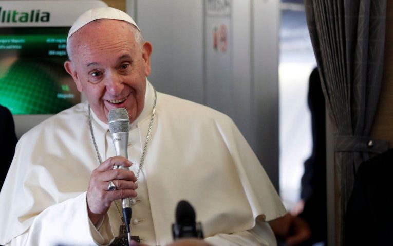 El papa considera 'un honor' las críticas de los conservadores estadounidenses