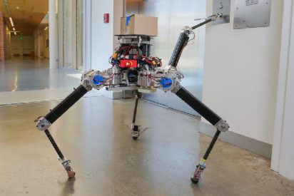 El "robot araña" ALPHRED2 muestra sus increíbles capacidades de movimiento y estabilidad