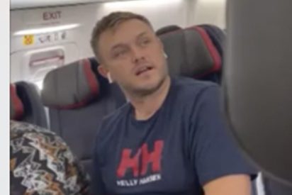 “Violencia feminista”: Agrede a su novio dentro de un avión por mirar a otra mujer