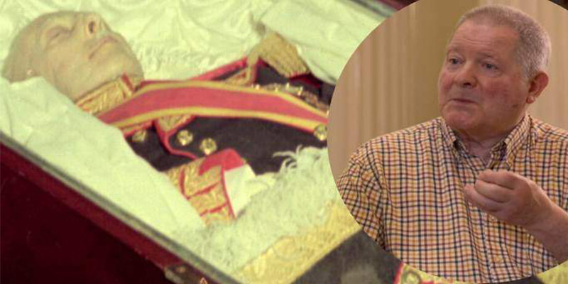 Así debe estar el cadáver de Franco 44 años después