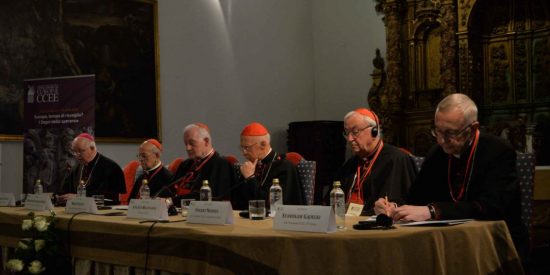 El cardenal Bagnasco culpa a los líderes políticos del auge de los 'populismos'