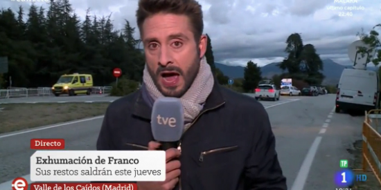 El Quilombo / La maldici&oacute;n de la momia de Franco cae sobre este reportero de TVE: "Estar&aacute; al lado de su mujer, Carmen Calvo..."