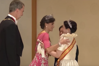 Una cari&ntilde;osa mueca de la reina Letizia deja en 'jaque mate' a la emperatriz de Jap&oacute;n