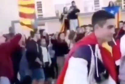 Cuando el 'malote' del Instituto, que reparte unas hostias como panes, se pasea con la bandera espa&ntilde;ola y nadie se atreve a decir ni mus