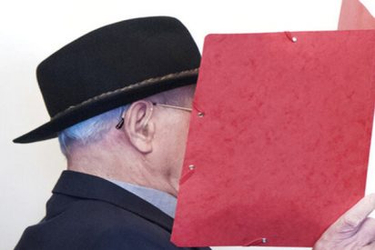 Este abuelo alem&aacute;n de 93 a&ntilde;os se enfrenta ahora a juicio por el asesinato de miles de prisioneros en un campo nazi