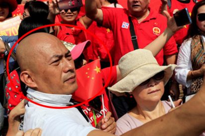 Este oficial de la Polic&iacute;a comunista china se convierte en estrella en la Red en medio de las protestas en Hong Kong