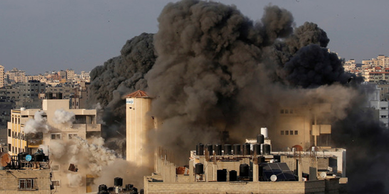 Israel bombardea hasta las cenizas una base militar del grupo terrorista Hamas