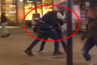 Un hombre "azota a la gente con el cintur&oacute;n y trata de robar a los turistas"