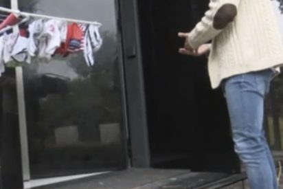 Unos okupas amenazan al intr&eacute;pido reportero que trata de entrevistarlos: "&iexcl;Vete ya que te voy romper la boca, maric*** de Antena3!"