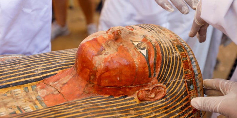 Estos son los nuevos detalles que ya se conocen de los 30 ata&uacute;des con momias descubiertos en Egipto 