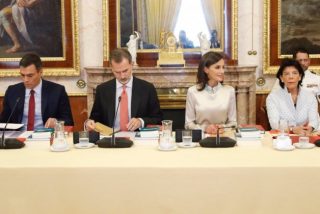 Otro tenso encontronazo entre Do&ntilde;a Letizia, el Rey Felipe y Pedro S&aacute;nchez incendia el PSOE y la campa&ntilde;a del 10-N
