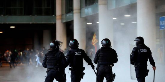 Los Mossos denuncian a TV3 ante la Fiscal&iacute;a por referirse a ellos como 'putos perros de mierda, malparidos, analfabetos'