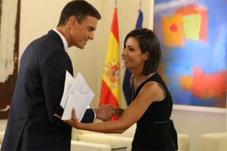 La 'subjetiva' Ana Pastor acude a Twitter a celebrar la investigaci&oacute;n-fake de Ignacio Escolar sobre PD y la muelen a palos por desvergonzada