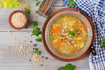 Sopa de cebada vegetariana